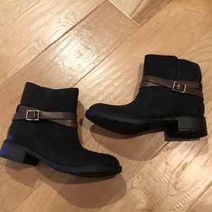 Clarks leather bootie
